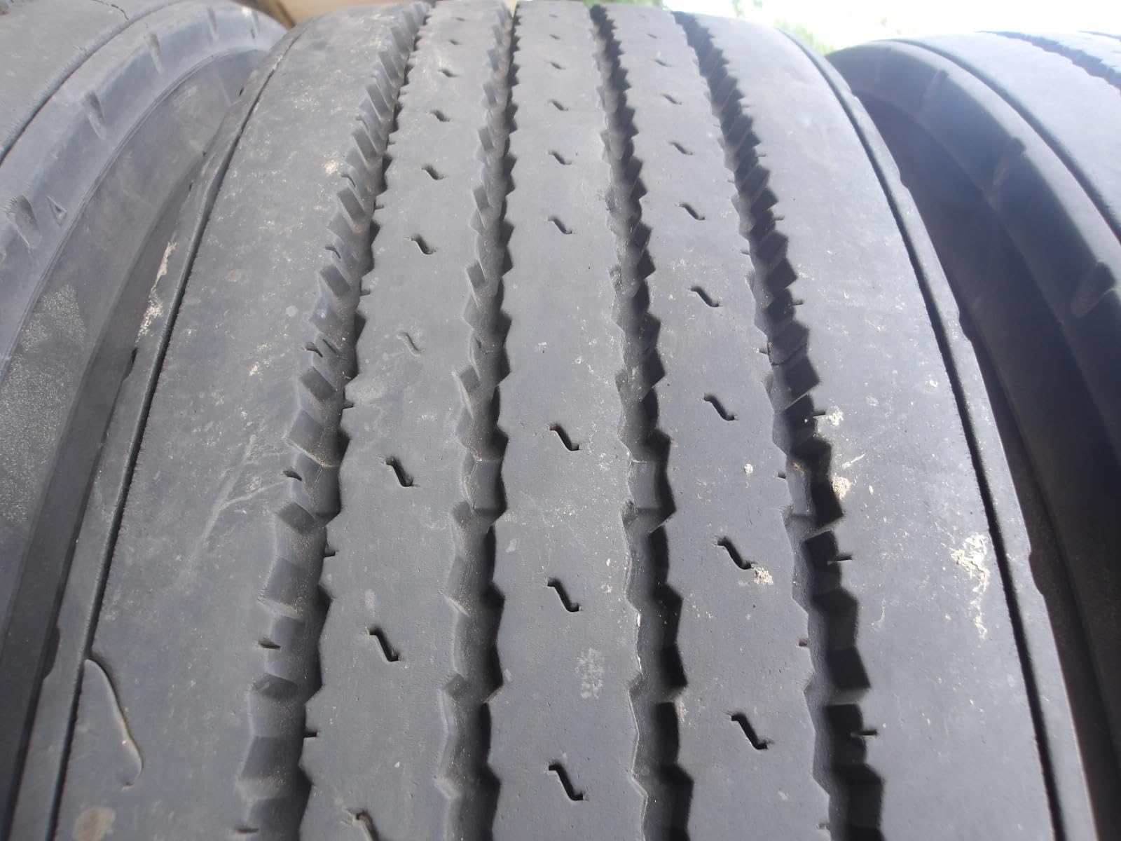 Amazon.co.jp: P150-6 225/90R17.5 夏6本セット スタッドレス LT 127